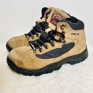 Brahma Boots Woman’s Size 7.5 W Steel Toe Oil Resistant Ankle Boots